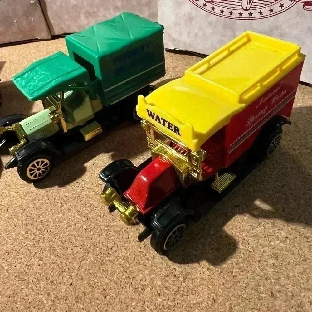 Vintage Collectors Set Of Classic Trucks Set Of 8 Readers Digest - Picture 11 of 12